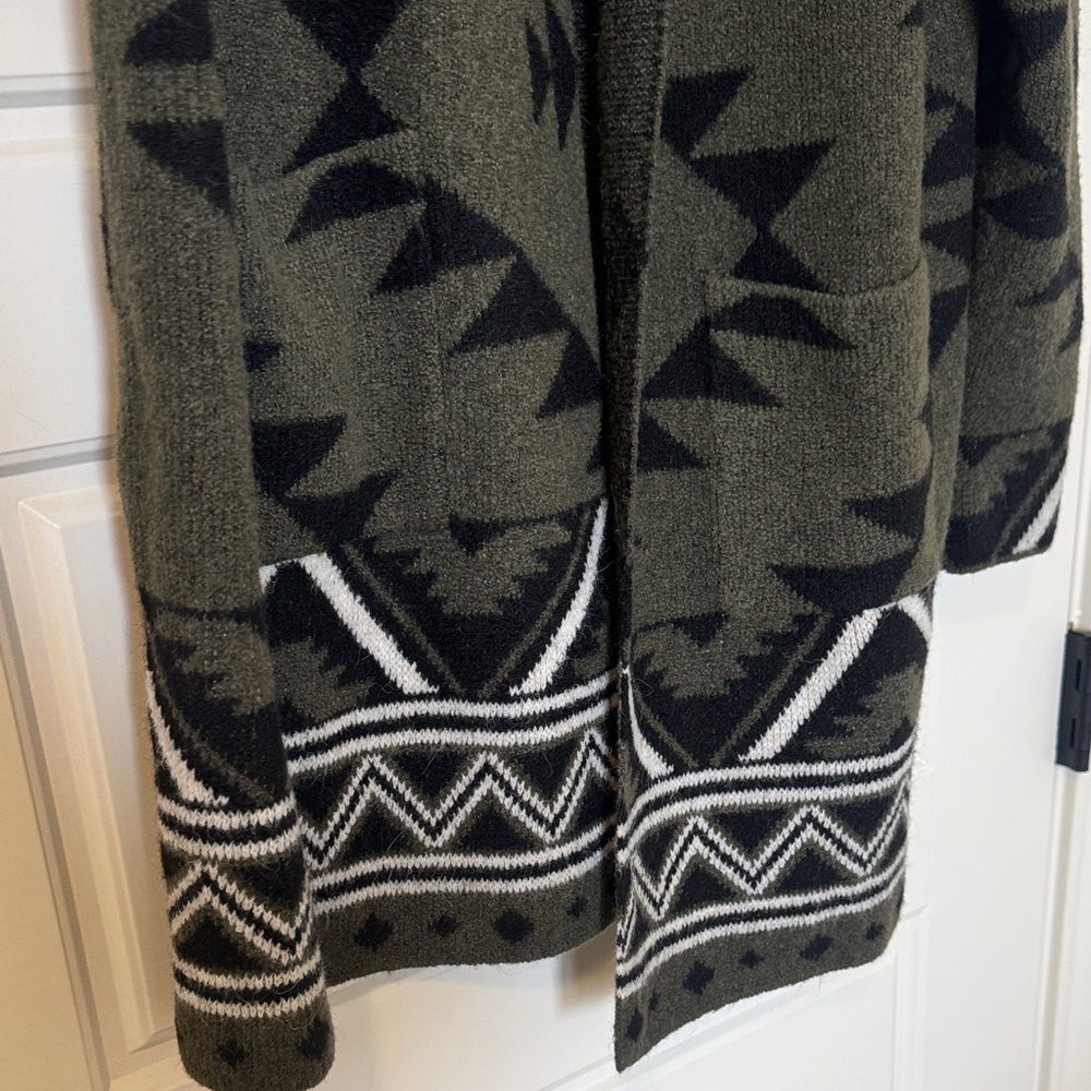Frye Geometric Patterned Cardigan in Olive and Black - Picture 5 of 6